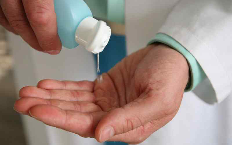 Review nước rửa tay khô phòng ngừa dịch bệnh 1